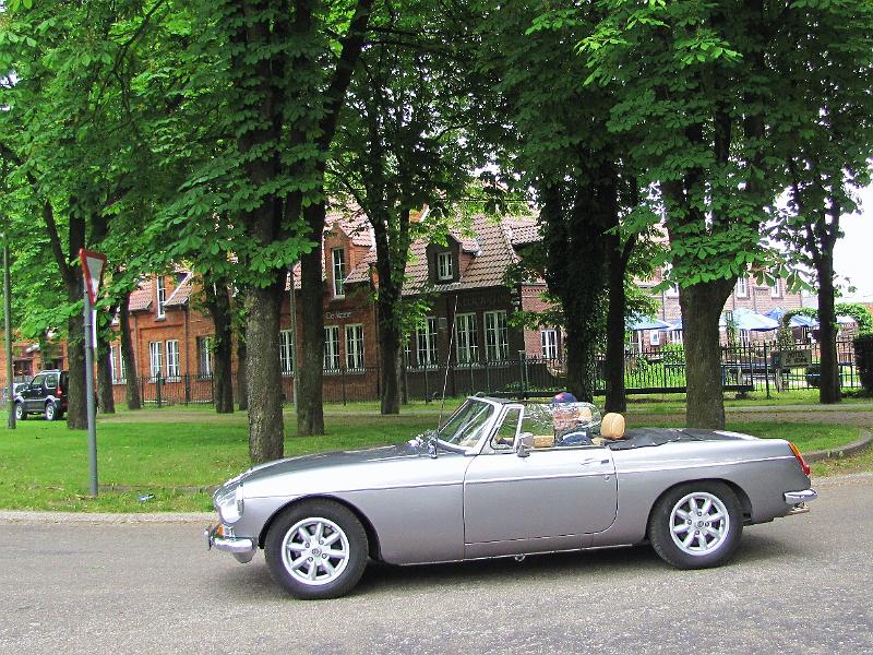 MG & Oldies Happening (59).JPG
